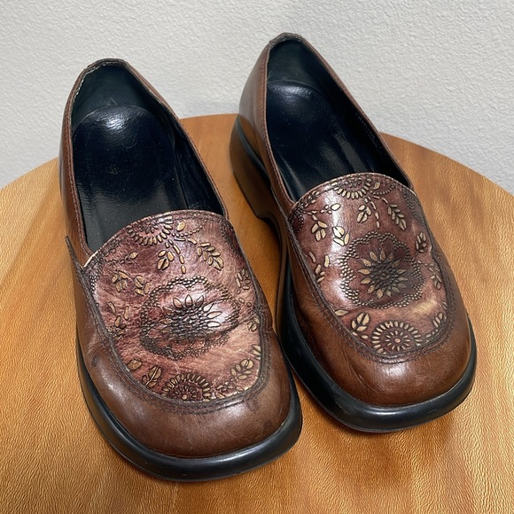 Dansko Brown Floral Mules - Picture 3 of 15